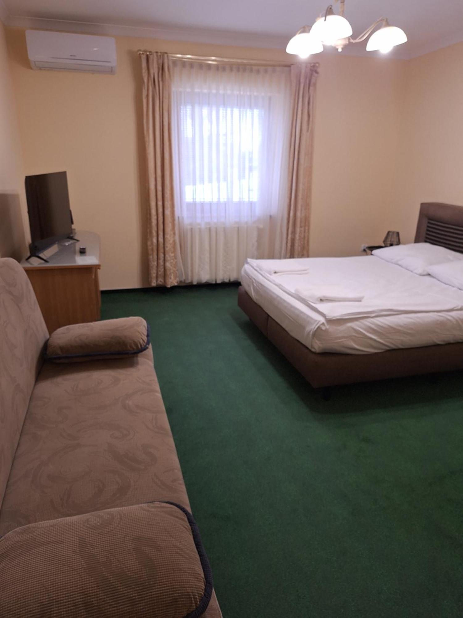 Hotel Malwa أوستروف فيلكابورسكي المظهر الخارجي الصورة